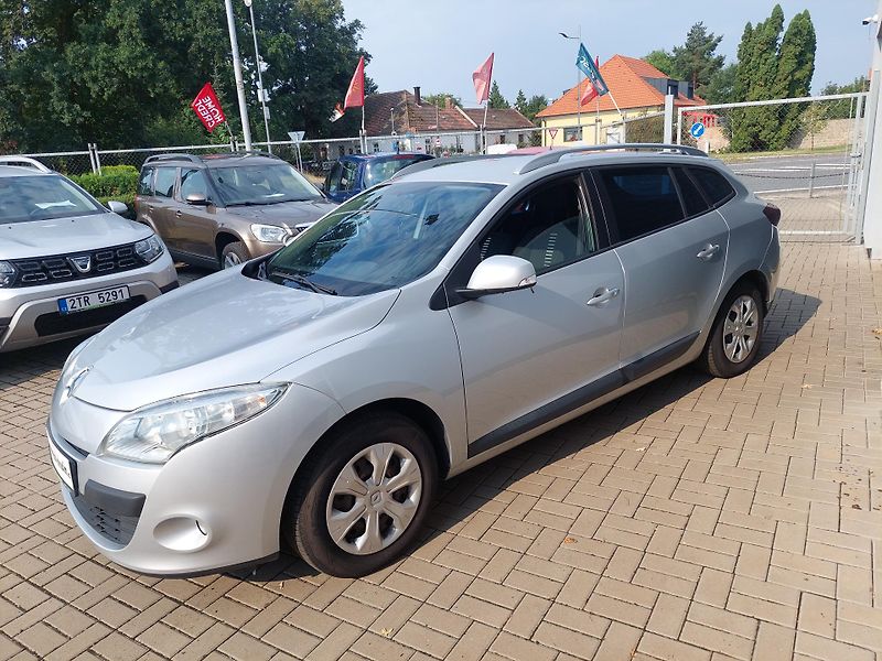 Renault Mégane (2011) III. Grandtour dCi 110 - fotka 5 z 24