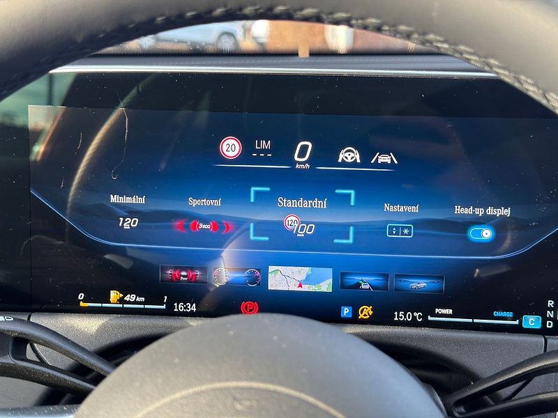 Mercedes-Benz Třídy E E 220 d 4MATIC - fotka 30 z 35