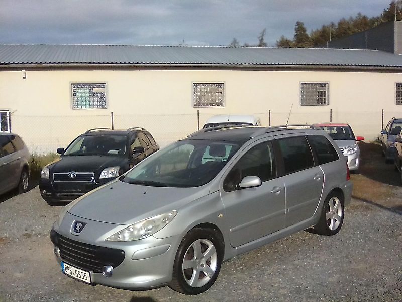 Peugeot 307 (2007) 2.0i 16V  SW , závěs - fotka 2 z 33