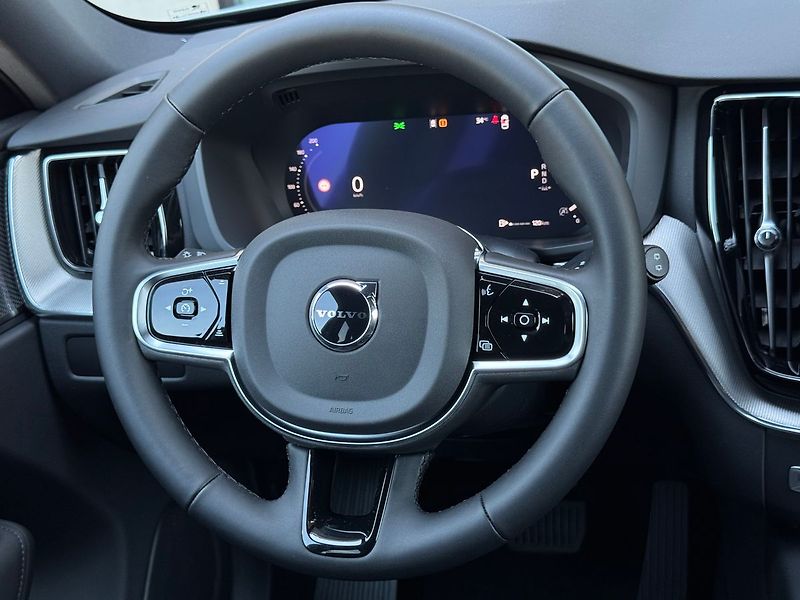 Volvo XC60 (2026) AKCE 4+4 PLUS B5, BLACK EDITIO - fotka 22 z 23