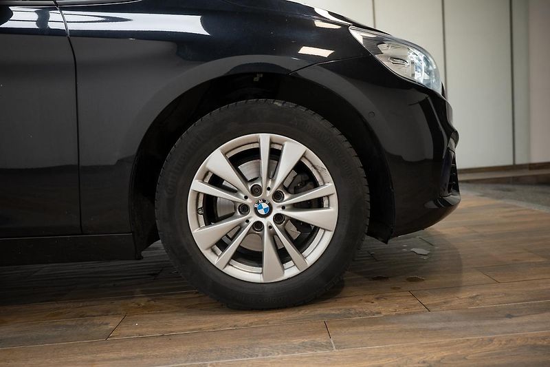BMW Ostatní 216d Active Tourer - fotka 29 z 32
