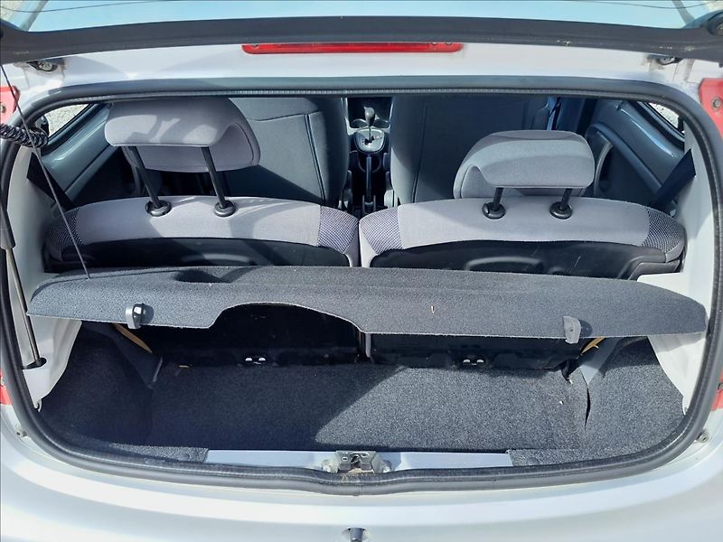 Peugeot 107 1,0i 50kW AUTOMAT - fotka 23 z 38