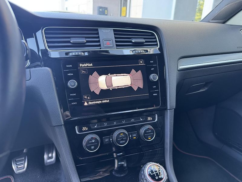 Volkswagen Golf (2017) GTD 2.0TDI 135kW - fotka 11 z 21