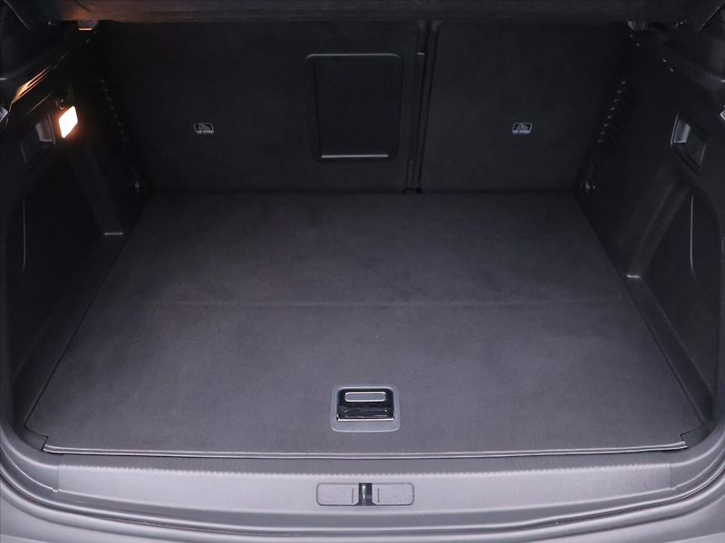 Peugeot 3008 GT 1,6 PureTech 133kW Automat - fotka 10 z 46