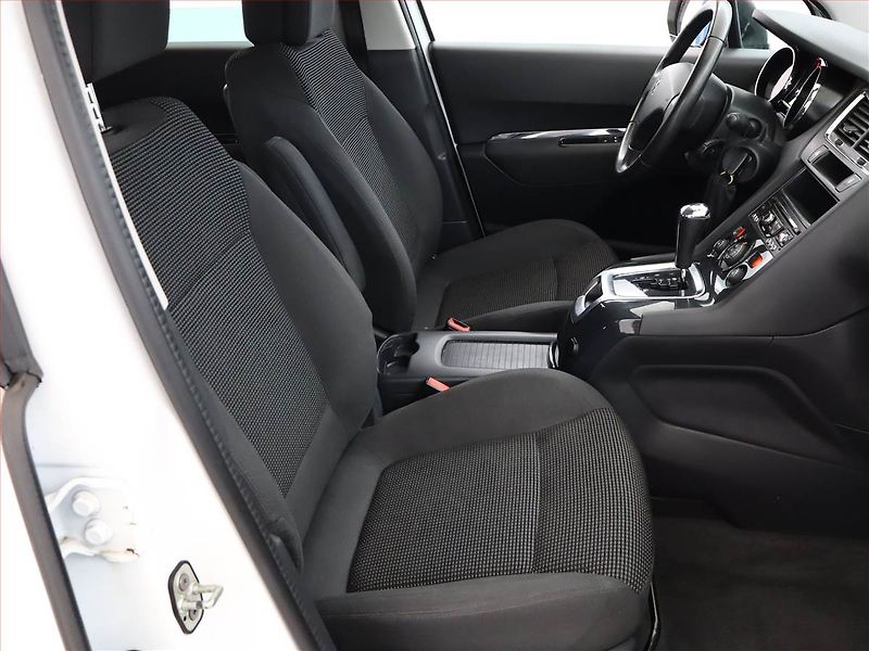 Peugeot 5008 (2016) 1.6 BlueHDi, Automat, Navi - fotka 7 z 18