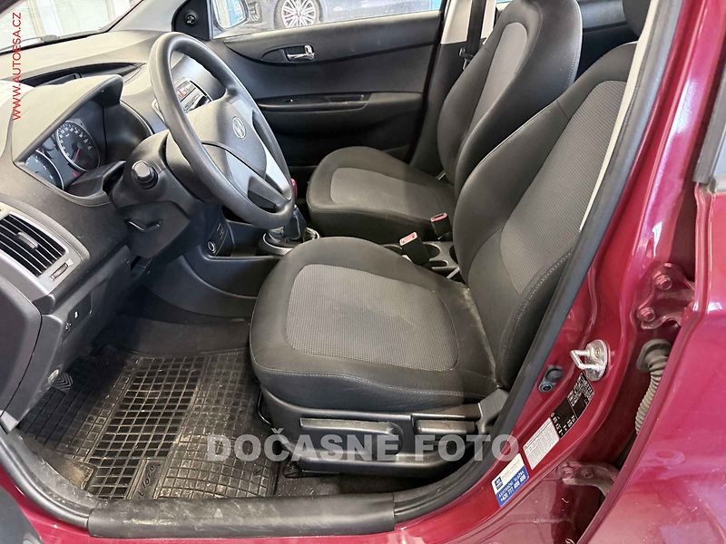 Hyundai i20 (2014) 1.2i - fotka 3 z 3