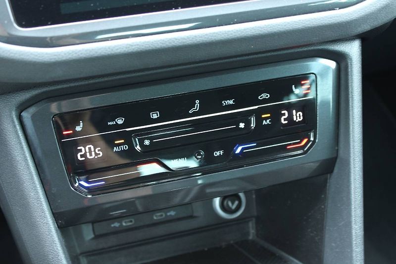 Volkswagen Tiguan (2022) 1.5 TSI 110kW LED manuál - fotka 18 z 35