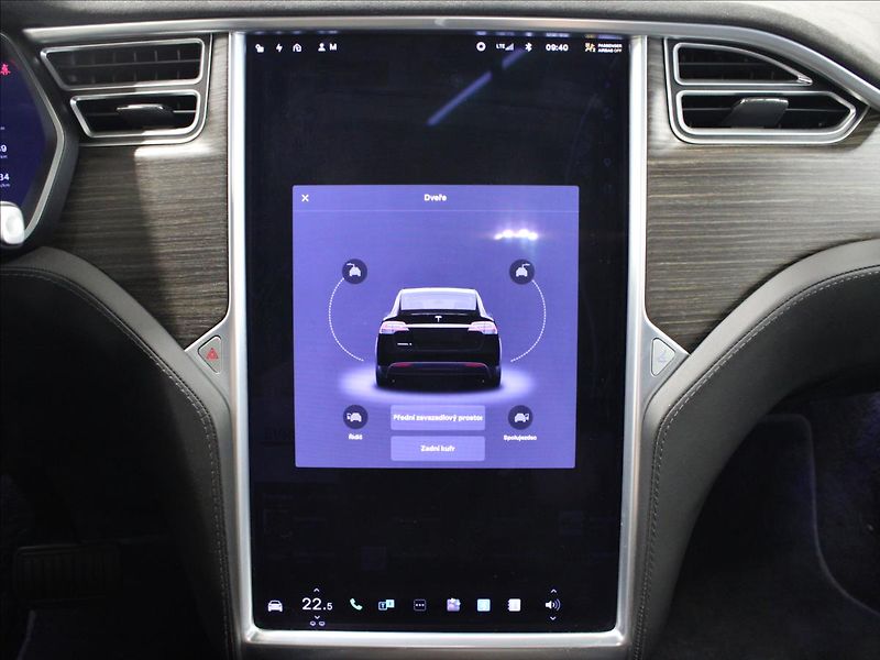 Tesla Model X 0,0 DUAL 90kWh 386KW TOP STAV - fotka 28 z 39
