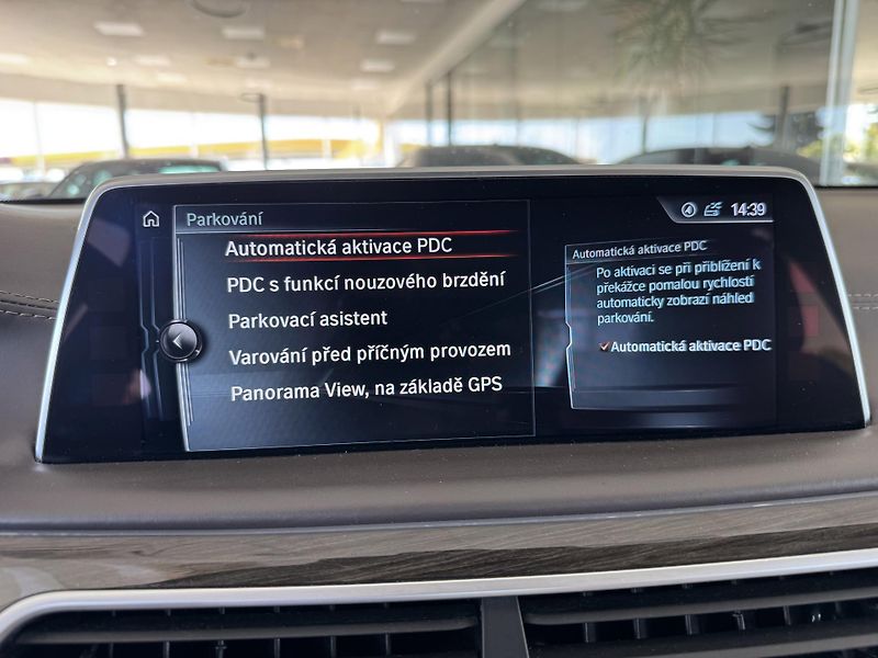 BMW Řada 7 750i xDrive*Laser*NočníVidění - fotka 25 z 47