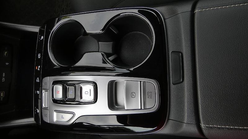 Hyundai Tucson 1.6 T-GDI HEV Style 4x4 Auto - fotka 18 z 23