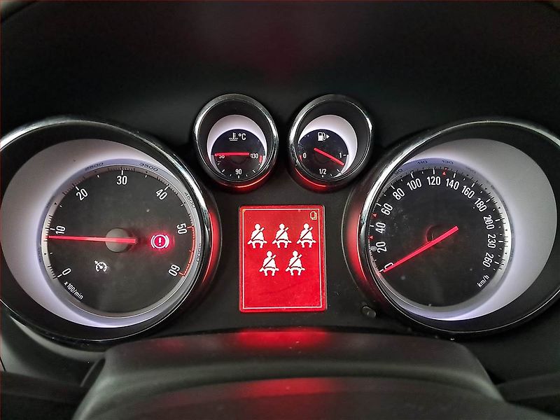 Opel Zafira (2013) 2.0 CDTI, 7 míst, nová STK - fotka 11 z 19