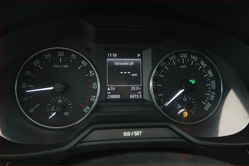 Škoda Octavia (2015) 2.0 TDI, Automat, Navi - fotka 11 z 20