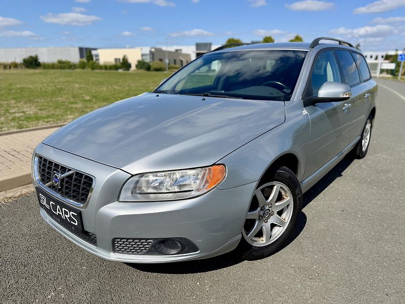 Volvo V70 2.4 D5 KŮŽE NAVIGACE SERVISKA - fotografie inzerátu