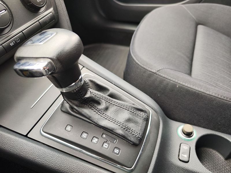 Škoda Octavia 1.6 FSI/85kW Elegance - fotka 17 z 25