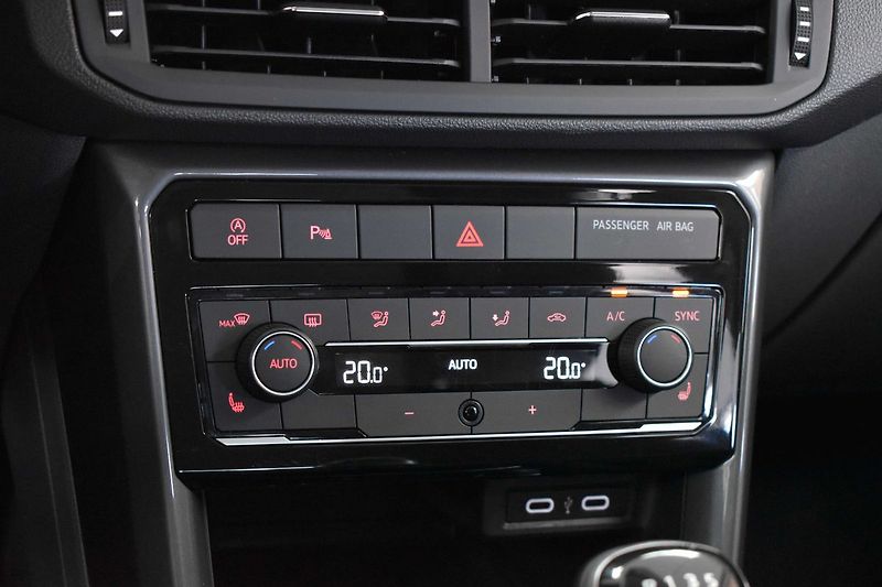 Volkswagen T-Cross TSI 81kW STYLE*KAMERA*ACC*ČR 1 - fotka 21 z 39
