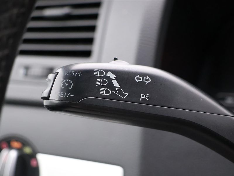Volkswagen Multivan 2,0 TSI 150kW 4M DSG Highline - fotka 18 z 39