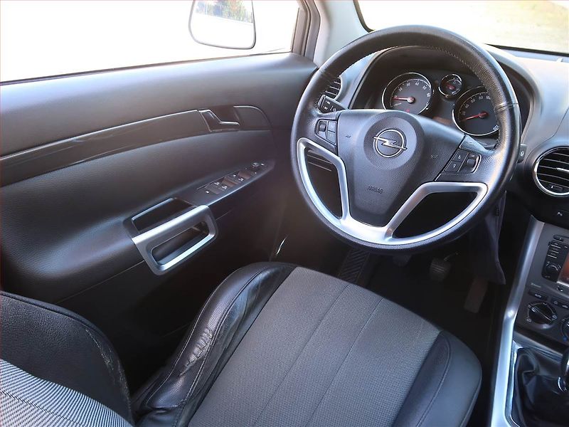 Opel Antara (2012) 2.4, Tempomat, Park. senzory - fotka 7 z 18