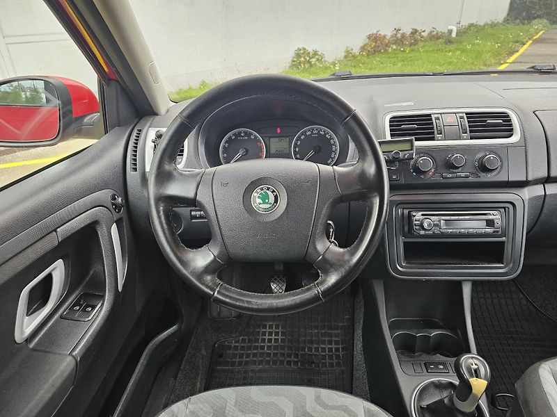 Škoda Fabia (2008) 2 1.2 HTP KLIMA - fotka 13 z 17