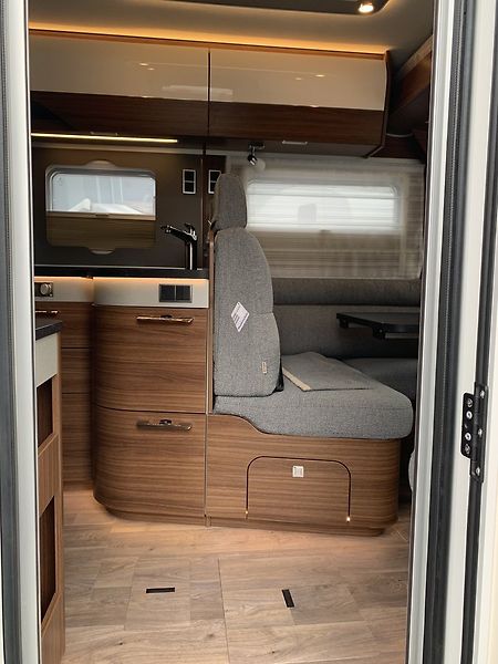 Hymer B MC I 550 volné od 1.10.26 - fotka 23 z 24