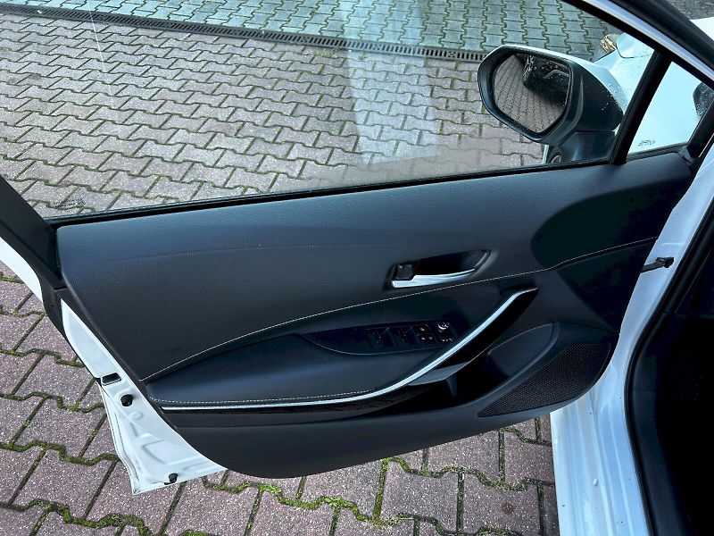 Toyota Corolla (2021) Touring 2.0 Hybrid 112kW e-CVT - fotka 18 z 29