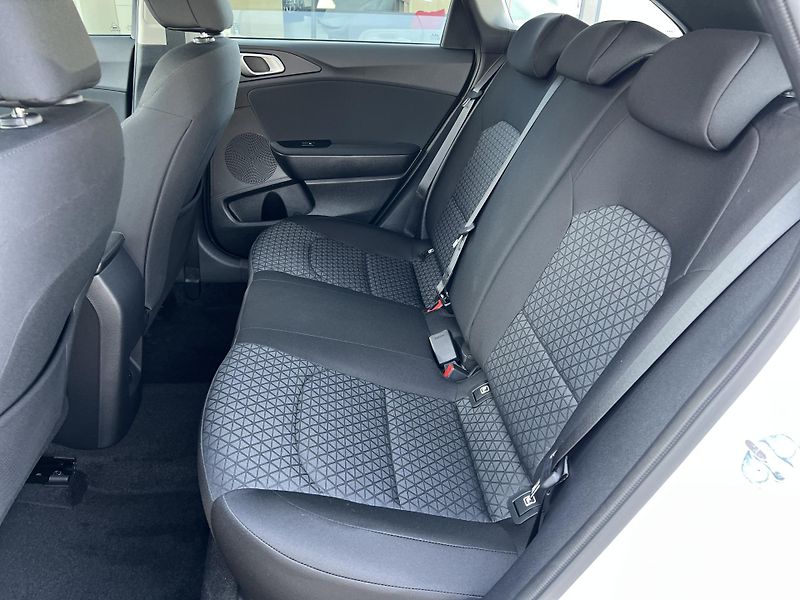 Kia Ceed SW (2026) 1.5T-GDi GPF 7DCT SPIN odp.DPH - fotka 27 z 47