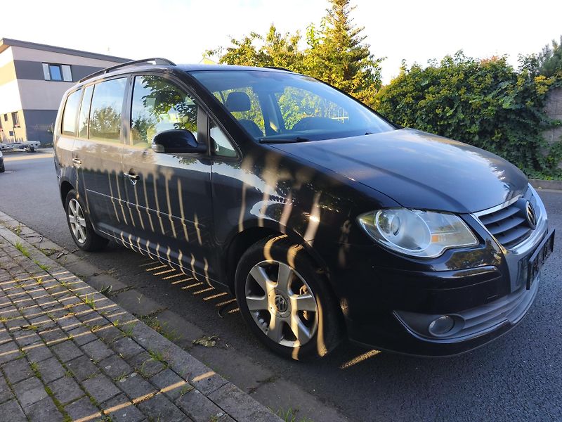 Volkswagen Touran (2008) 2.0 TDI-AUTOMAT.PŘEVODOVKA MÁ  - fotka 3 z 11