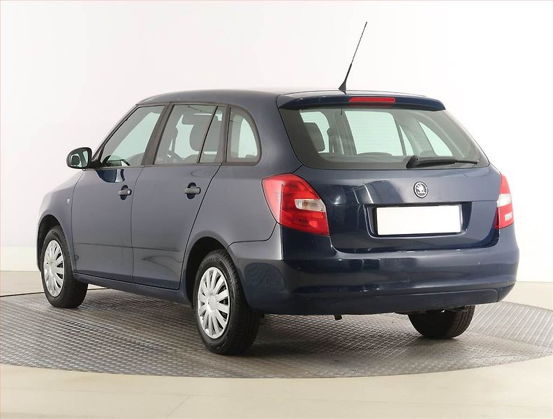 Škoda Fabia (2014) 1.2 12V, nová STK, rezervace - fotka 4 z 13