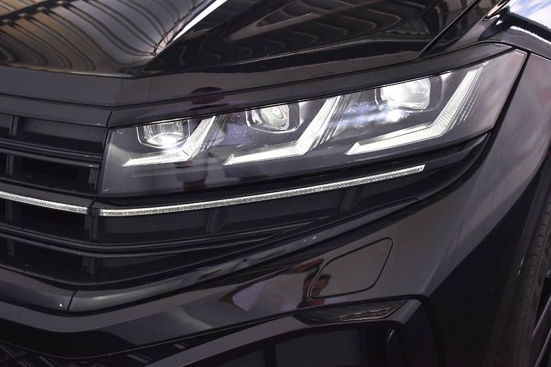 Volkswagen Touareg (2025) R-Line 3.0TDI 210kW,tažné,weba - fotka 27 z 28