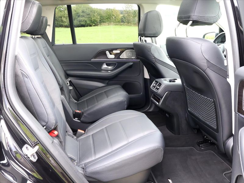 Mercedes-Benz GLS 2,9 400d 4MATIC AMG CZ DPH - fotka 17 z 49