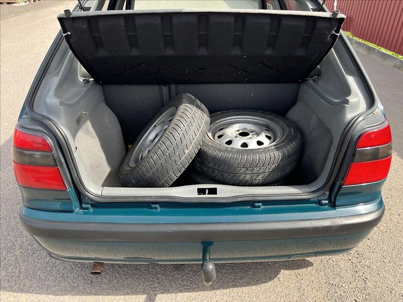 Škoda Felicia 1,3 MPi LXI ČR SERVIS 2x KOLA - fotka 26 z 31