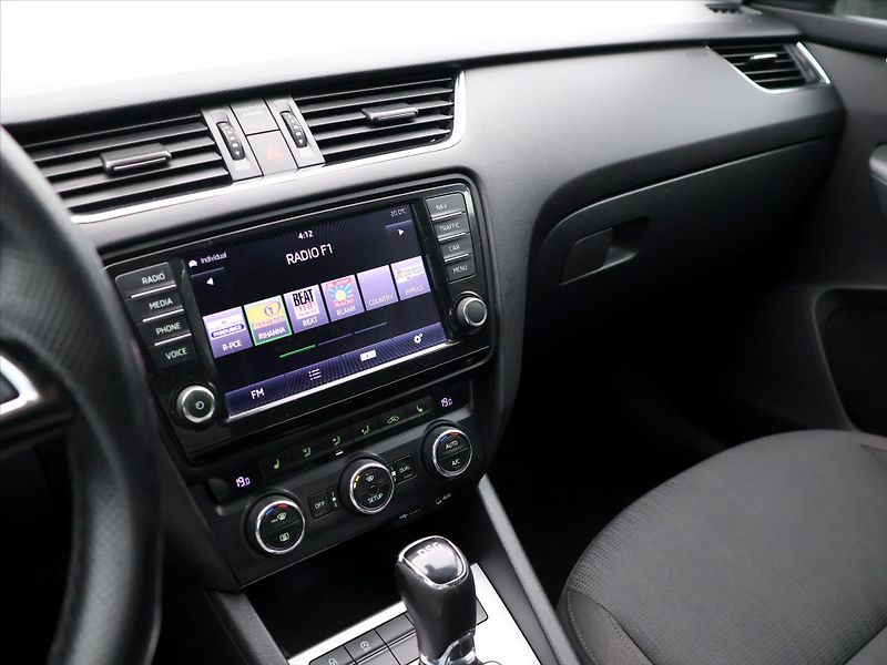 Škoda Octavia 2,0 TDI 110kW CZ Style DPH - fotka 21 z 35