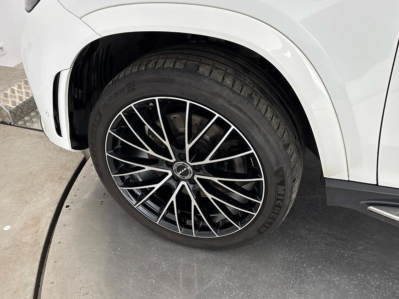Mercedes-Benz GLE 400d 4MATIC - fotka 26 z 31
