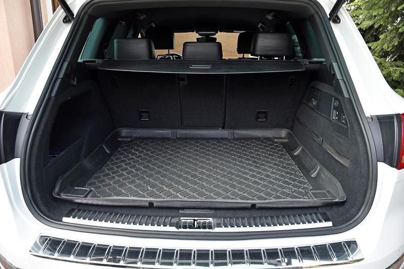 Volkswagen Touareg 3.0 TDi V6 DSG 4M,R-LINE,FACE - fotka 42 z 50