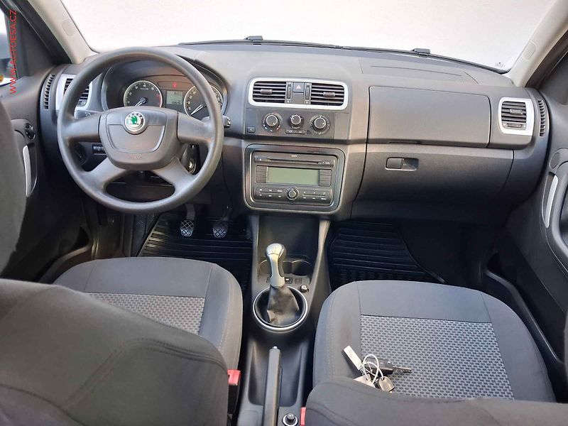 Škoda Roomster (2010) 1.2 i, 2.maj,ČR, Xenon - fotka 8 z 15