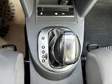 Volkswagen Touran 2.0TDi 103kW DSG NEZÁVISLÉ TOP - náhled 21