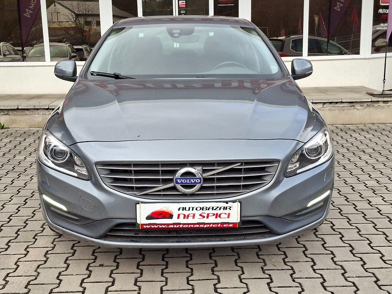 Volvo S60 (2017) 2.0 D4 147kW AUT -NOVÉ V ČR - fotka 3 z 42