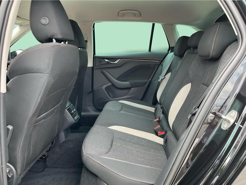 Škoda Scala 1.0 TSi 85 kW TOP SELECTION - fotka 12 z 28