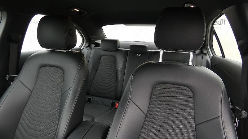 Mercedes-Benz Třídy A 180d - fotka 7 z 22