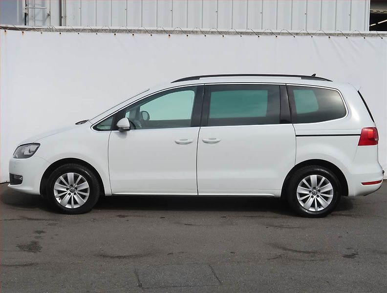 Volkswagen Sharan (2015) 2.0 TDI, 7 míst, Navi - fotka 3 z 28