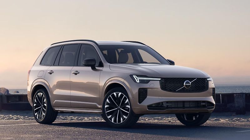 Volvo XC90 (2026) B5 AWD AUT DARK ULTRA 7míst - fotka 2 z 11