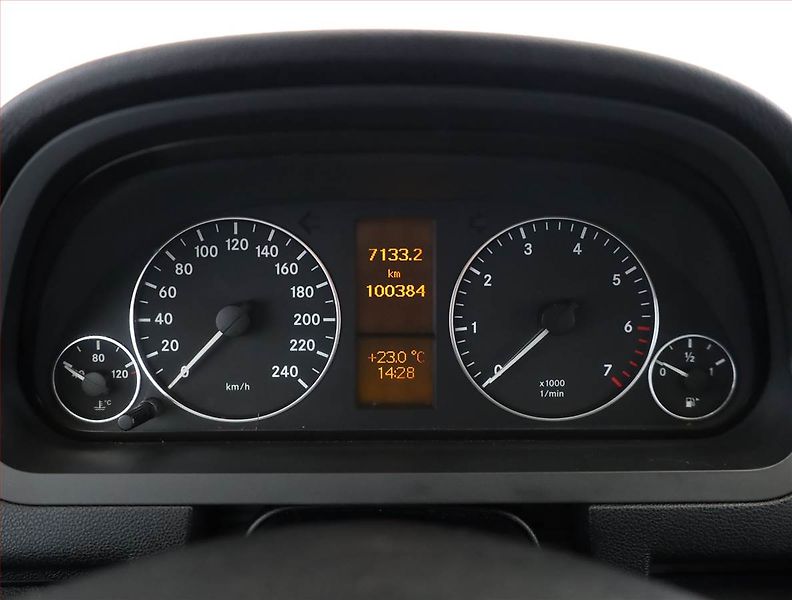 Mercedes-Benz Třídy A (2006) A 150 , nová STK, zamluveno - fotka 9 z 15