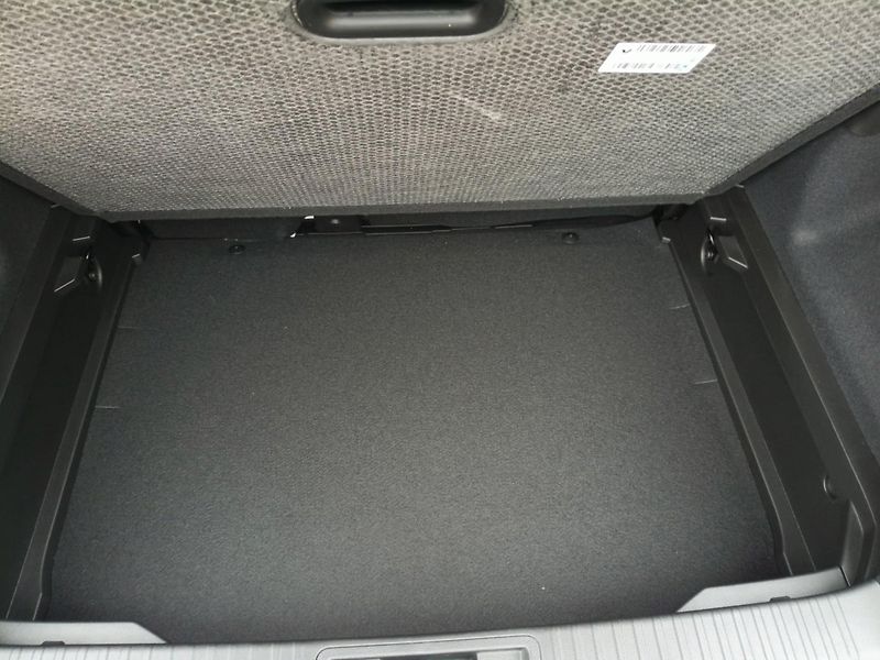 Renault Captur (2026) techno mild hybrid 140 EDC - fotka 23 z 24