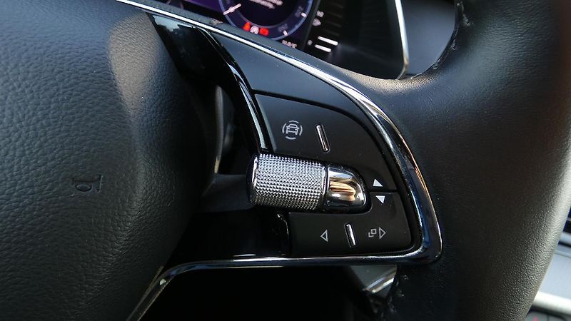 Škoda Octavia Combi 2,0 TDI Ambition - fotka 12 z 20