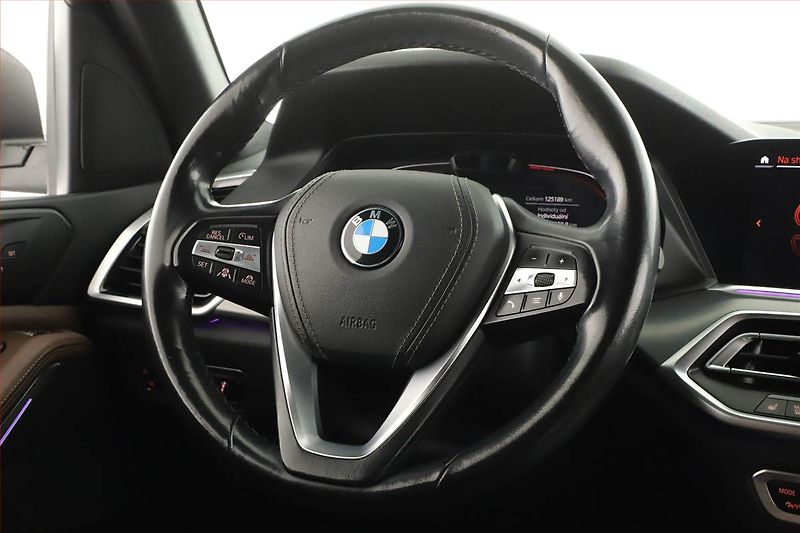 BMW X5 (2019) xDrive40i - fotka 8 z 20