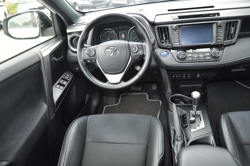 Toyota RAV4 2.5 Hybrid - fotka 5 z 22