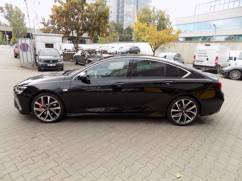 Opel Insignia (2022) 2.0 16V GSi  1. majitel - fotka 4 z 17