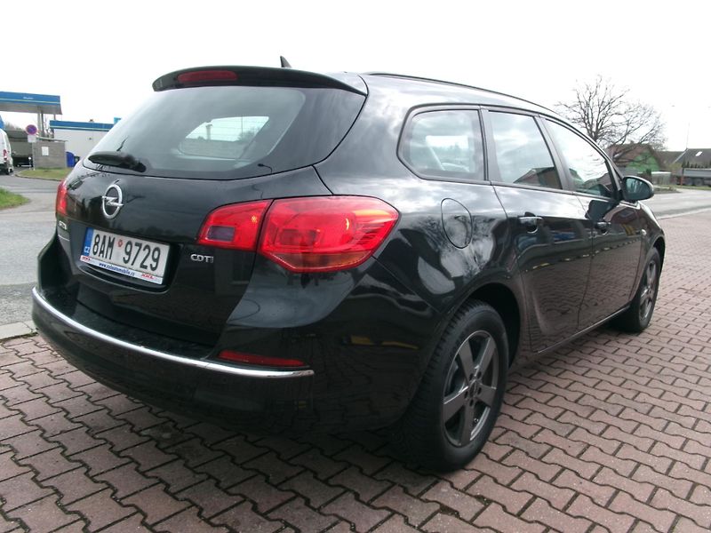 Opel Astra 1,6 CDTi NAVI AUTOKLIMA  - fotka 7 z 29