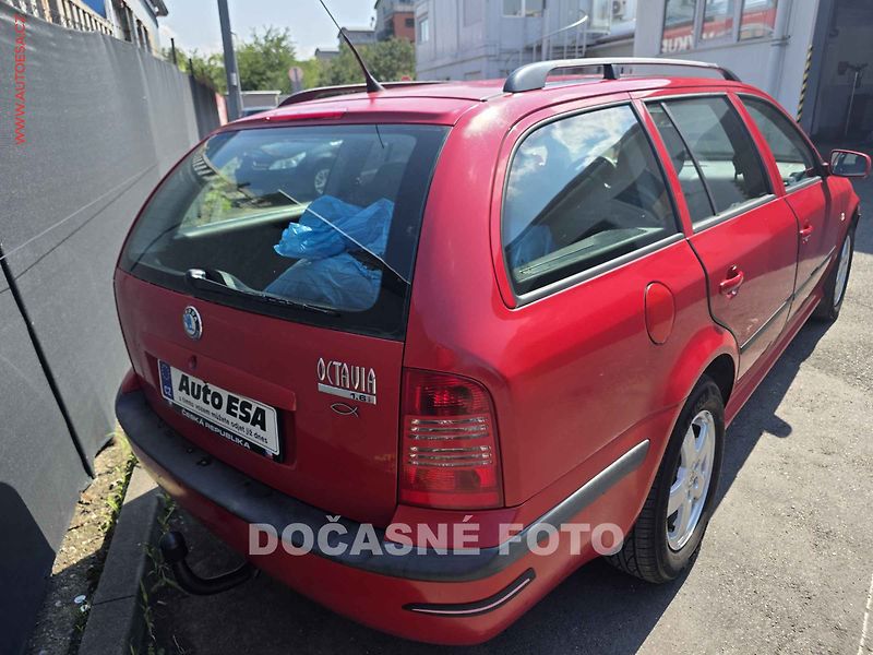 Škoda Octavia (2004) 1.6i, ČR, servis.kniha, AC - fotka 2 z 3