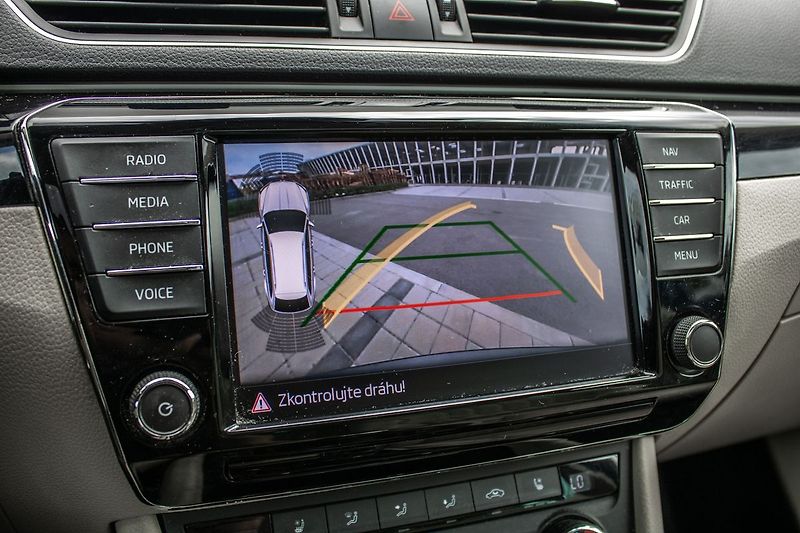 Škoda Superb Laurin Klement - fotka 18 z 44