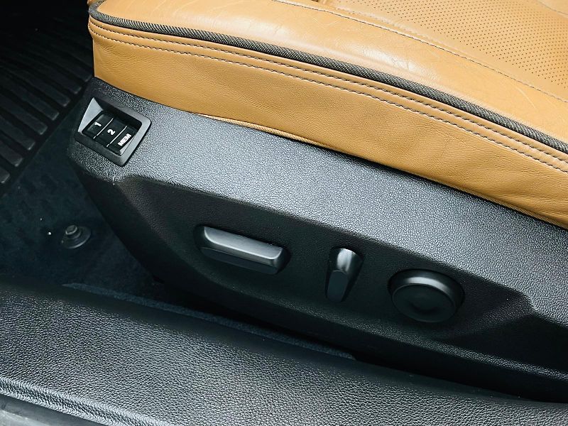 Opel Insignia 2.0CDTi 4x4 AUTOMAT SERVISKA - fotka 42 z 53